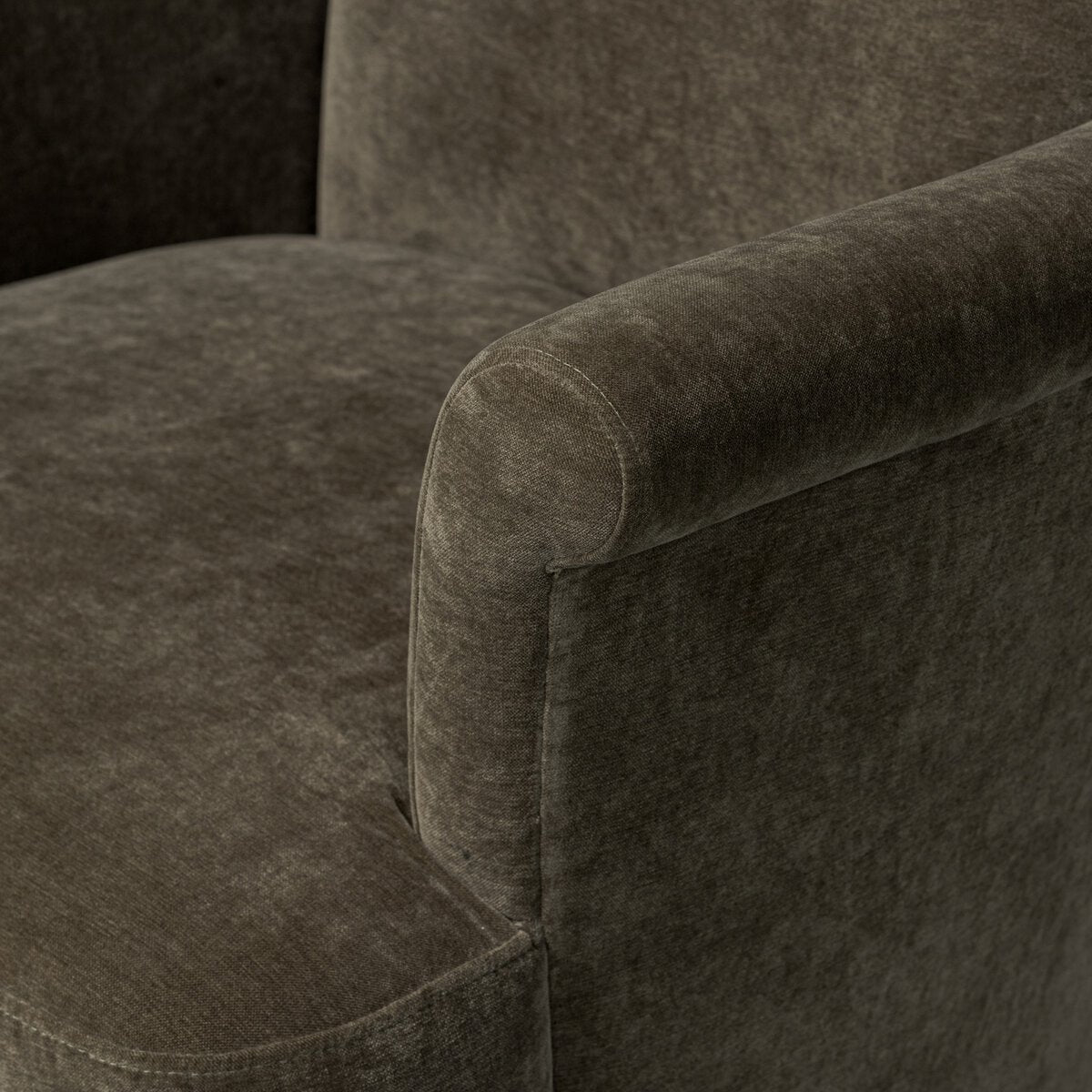 CAMELLIA SWIVEL CHAIR