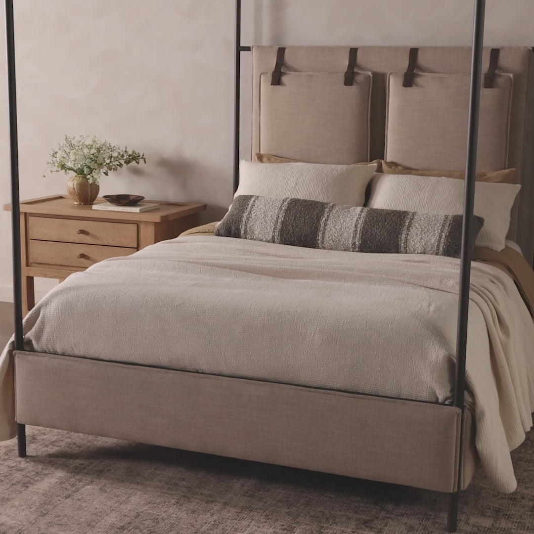 LEIGH CANOPY BED